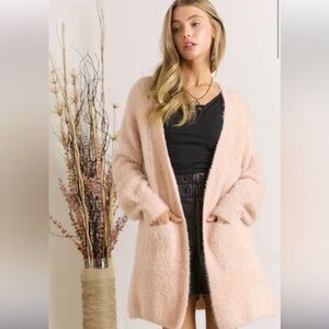 Light pink fuzzy One Size Fits All cardigan
Gifted from local boutique in Texas